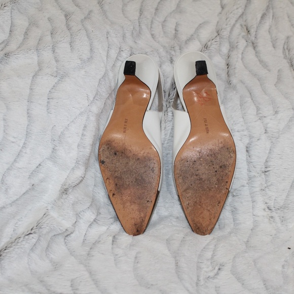 VINTAGE WHITE GOLD TIPPED SALVATORE FERRAGAMO SHOE - Picture 2 of 6